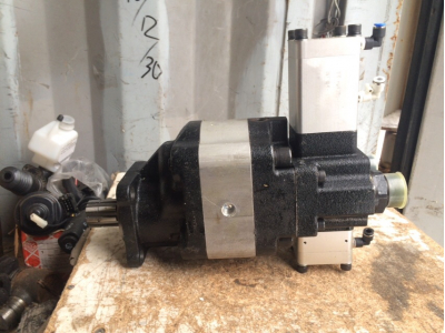 Насос подъема кузова (с клапаном HXF33Q-E20L-YT) H/SH HOWO (ХОВО) P5100-G100YC фото 1 Ярославль